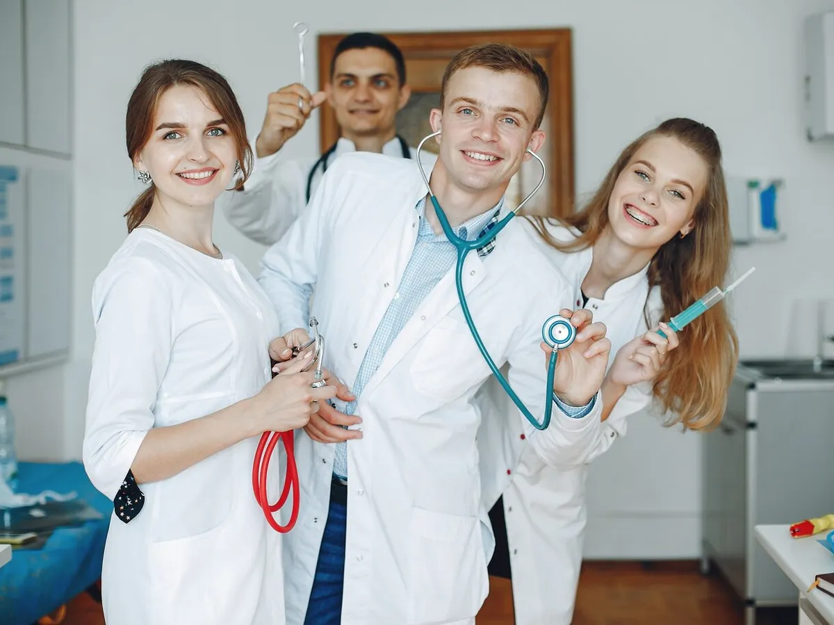 Medic rezident român, după experiența din Franța. ”Era inuman dar nu vreau să mă întorc în România” - Foto: freepik (rol ilustrativ)