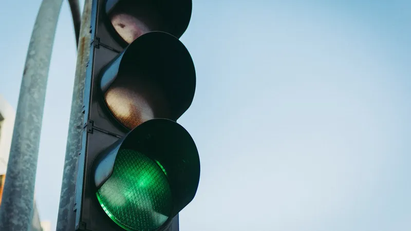 Atenție, șoferi! Se schimbă semafoarele. Ar putea avea 4 culori. Ce trebuie să faci pe „Alb” - Foto: pexels.com/Davis Sánchez - Rol ilustrativ