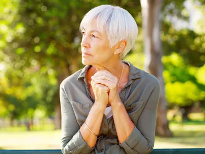 Pensionar la pensie, supărată - Foto: Freepik