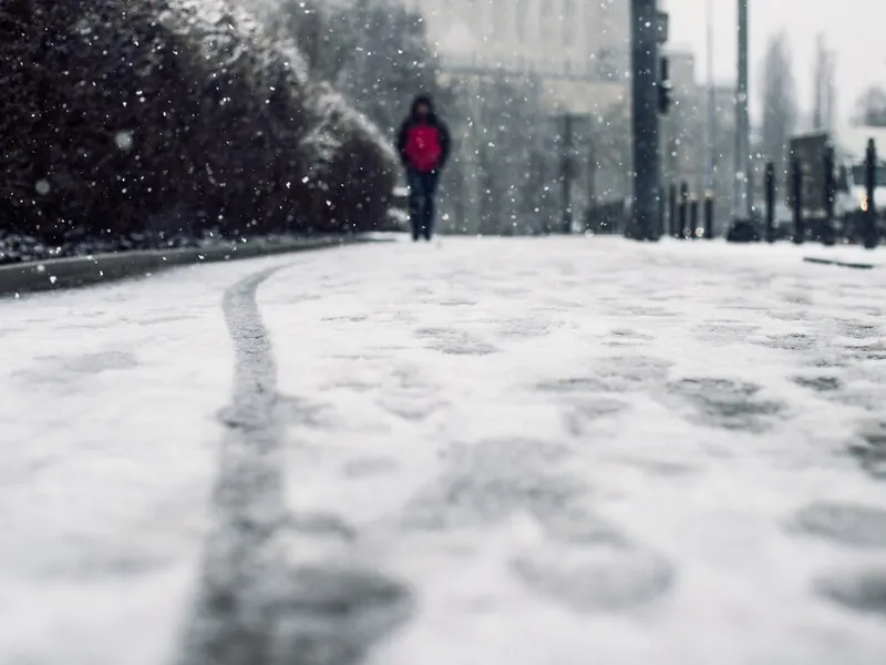 METEO Averizare de ninsori, ger și viscol. Vreme rea în 18 județe și București - Foto: Freepik.com (rol ilustrativ)