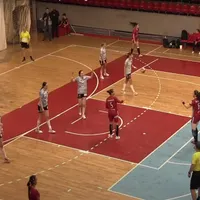 Fază din timpul partidei - Foto: captură video
