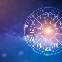 HOROSCOP 11 SEPTEMBRIE Luna în Săgetător aduce constrângeri Balanțelor. Peștii, probleme în relație - Foto: profimediaimages.ro (rol ilustrativ)