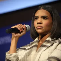 Candace Owens, influencerița care a scris răspândit conspirația că Brigitte Macron e bărbat, l-a calificat pe preşedintele american drept un „nebun genocidar” Foto: profimediaimages.ro