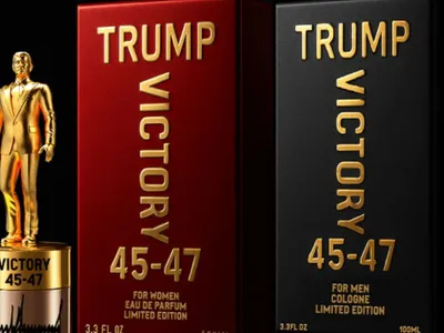 După telefonul de 499$, Trump și-a lansat și un parfum. „Victory 45-47”, 249$ sticluța cu statuia sa - Foto: captură ecran