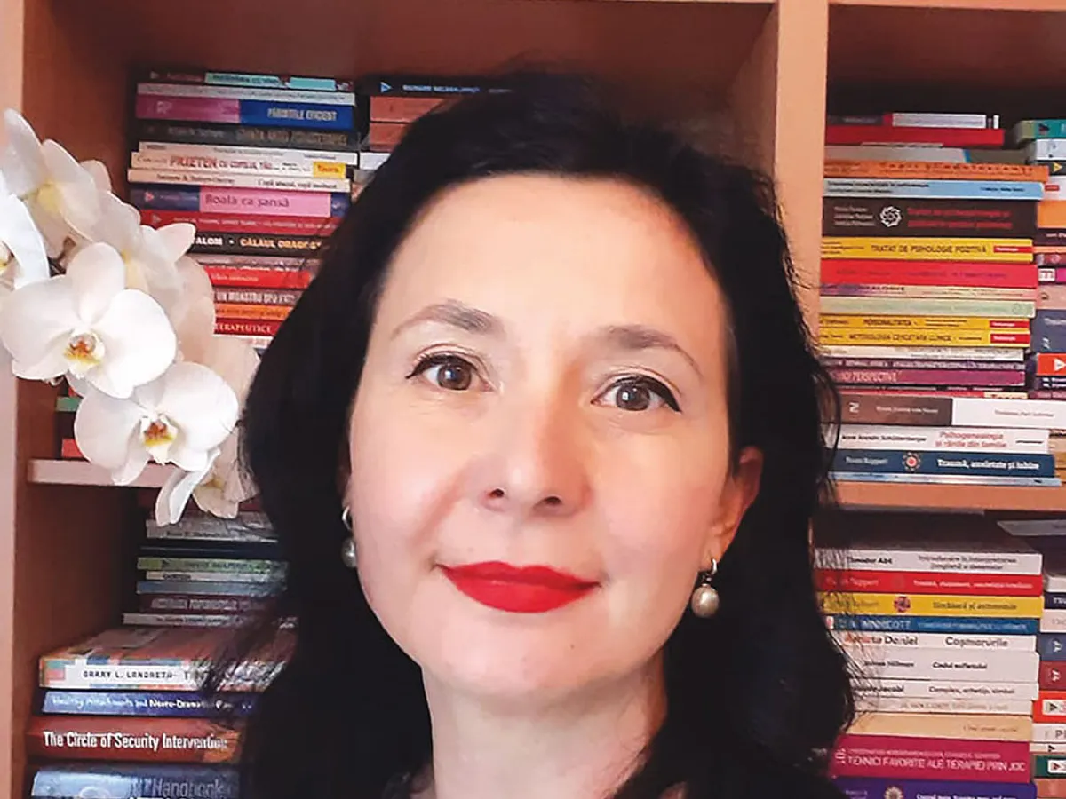 Elena Otilia Vladislav, profesor universitar