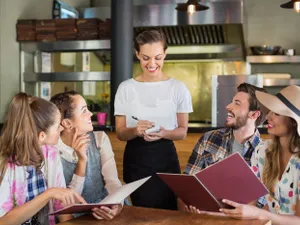 La fel ca mamele, un restaurant pedepsește clienții care nu mănâncă tot din farfurie. „Să fie clar!” - Foto: Profimedia images