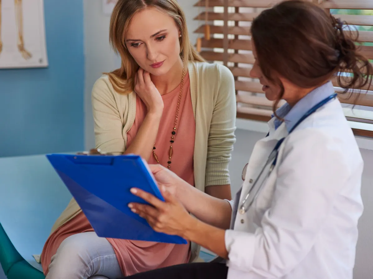 Femeie la medic - Foto: Freepik (Imagine cu rol ilustrativ)