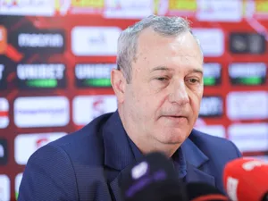 Mircea Rednic, la conferinţa de presă de prezentare la Dinamo Bucureşti, în noiembrie 2021 - Foto: Inquam Photos / Octav Ganea