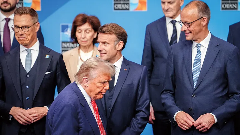 Contradicția sesizată de Macron: Trump vrea să cheltuim mai mult pentru apărare, dar pune presiune pe bugetele noastre prin tarife comerciale - Foto: Profimedia Images