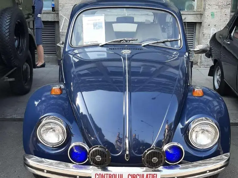 Mașinile Miliției pe vremea lui Ceaușescu: De la Volga, Beetle și Dacia, la BMW E3 și Jaguar - Foto: Facebook/Centrul Cultural al MAI