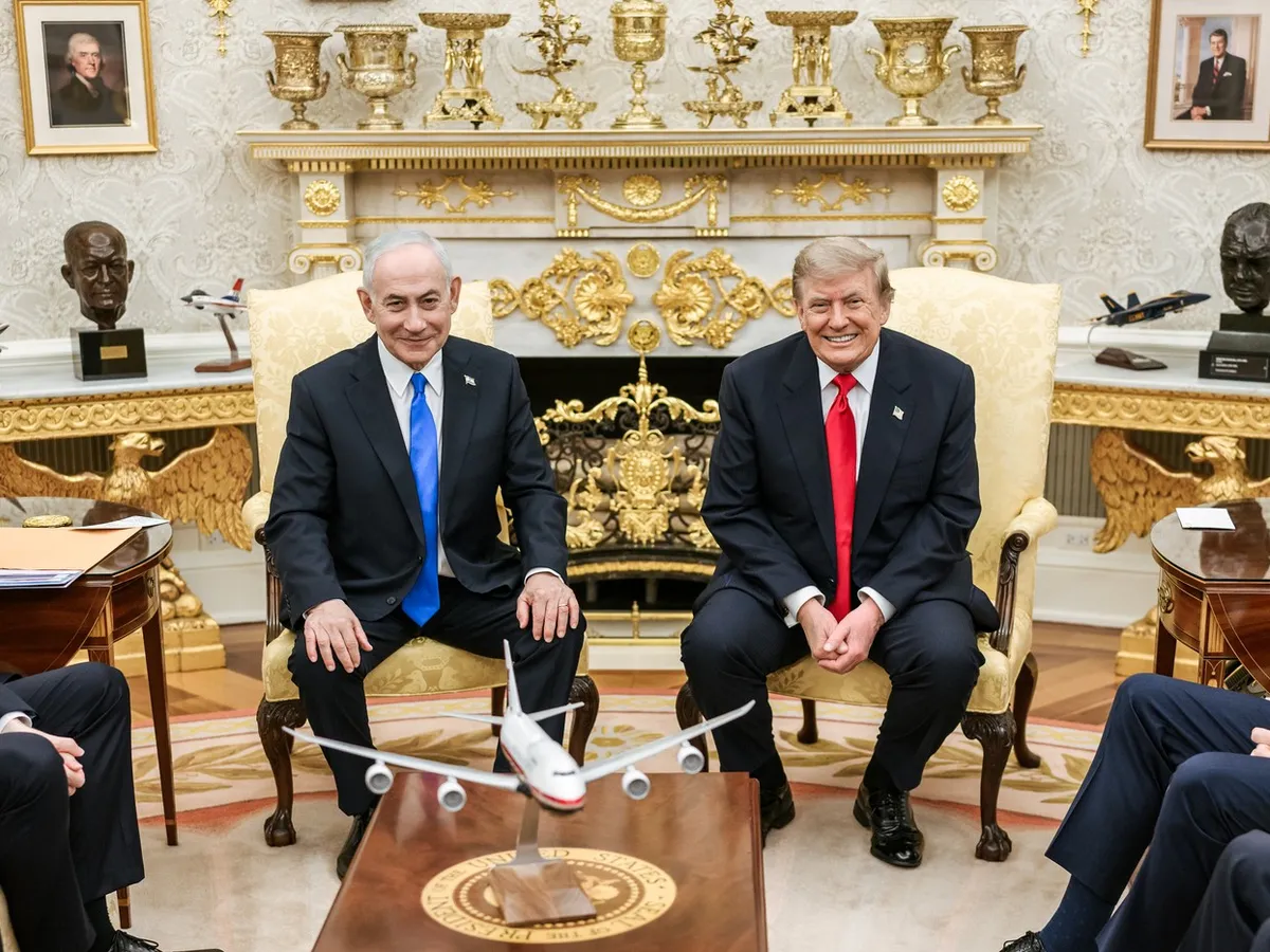 Trump ordonă armatei SUA să slăbească Iran până luni, Israel se alătură.