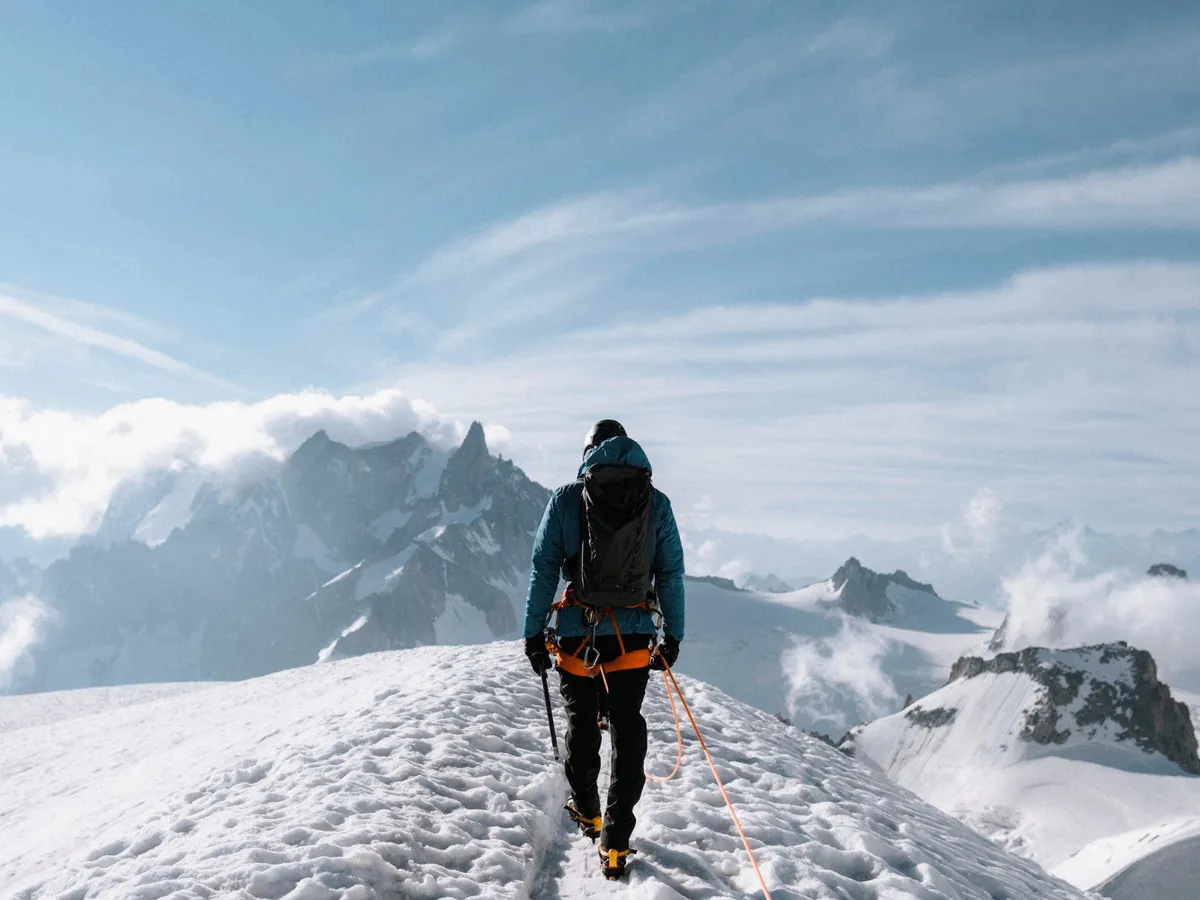 Cinci turiști au murit sub o avalanșă, în Alpii din nordul Italiei