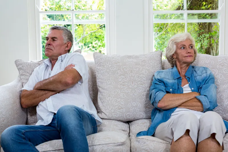Pensionari &icirc;ngrijorați la pensie - Foto: Freepik