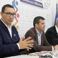 Liderii Pro Romania, divizati de votul la investirea guvernului Orban Foto: Facebook