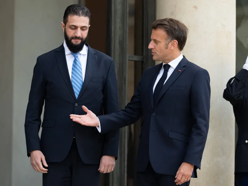 Președintele interimar al Siriei, primit de Macron la Paris - Foto: Profimedia Images