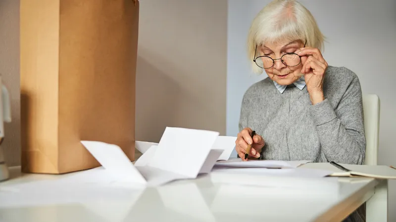 EXCLUSIV Creșterea pensie la Mica Recalculare, amânată pe termen nedeterminat. Care e motivul? Foto: Freepik (fotografie cu caracter ilustrativ)