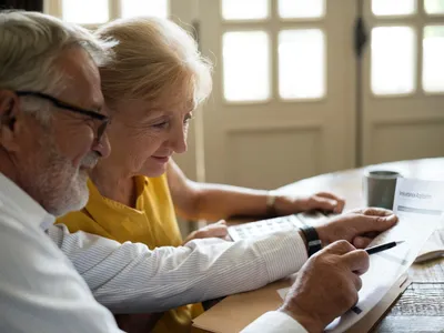 Pensionarii scapă de datoriile la pensie. A fost dat Ordinul care le taie debitele dintr-o semnătură Foto: Freepik (fotografie cu caracter ilustrativ)