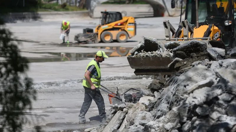 Românii muncesc mult şi ineficient, în ţară. De ce se schimbă lucrurile când plecăm în Occident? - Foto: INQUAM PHOTOS/George Călin