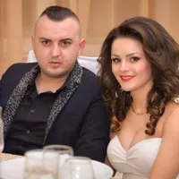 Îndrăgitul cântăreț de muzică populară Vasilică Ceterașu, prins de soție pe app-ul de dating Tinder. / Foto: paginadelifestyle.ro