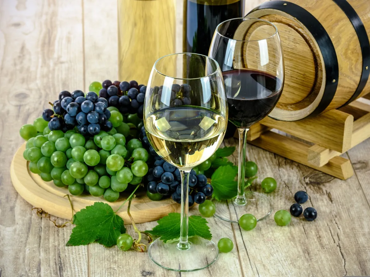 Vin roșu și vin alb