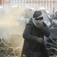 Forțele poloneze au folosit gaze lacrimogene împotriva migranților/foto: getty