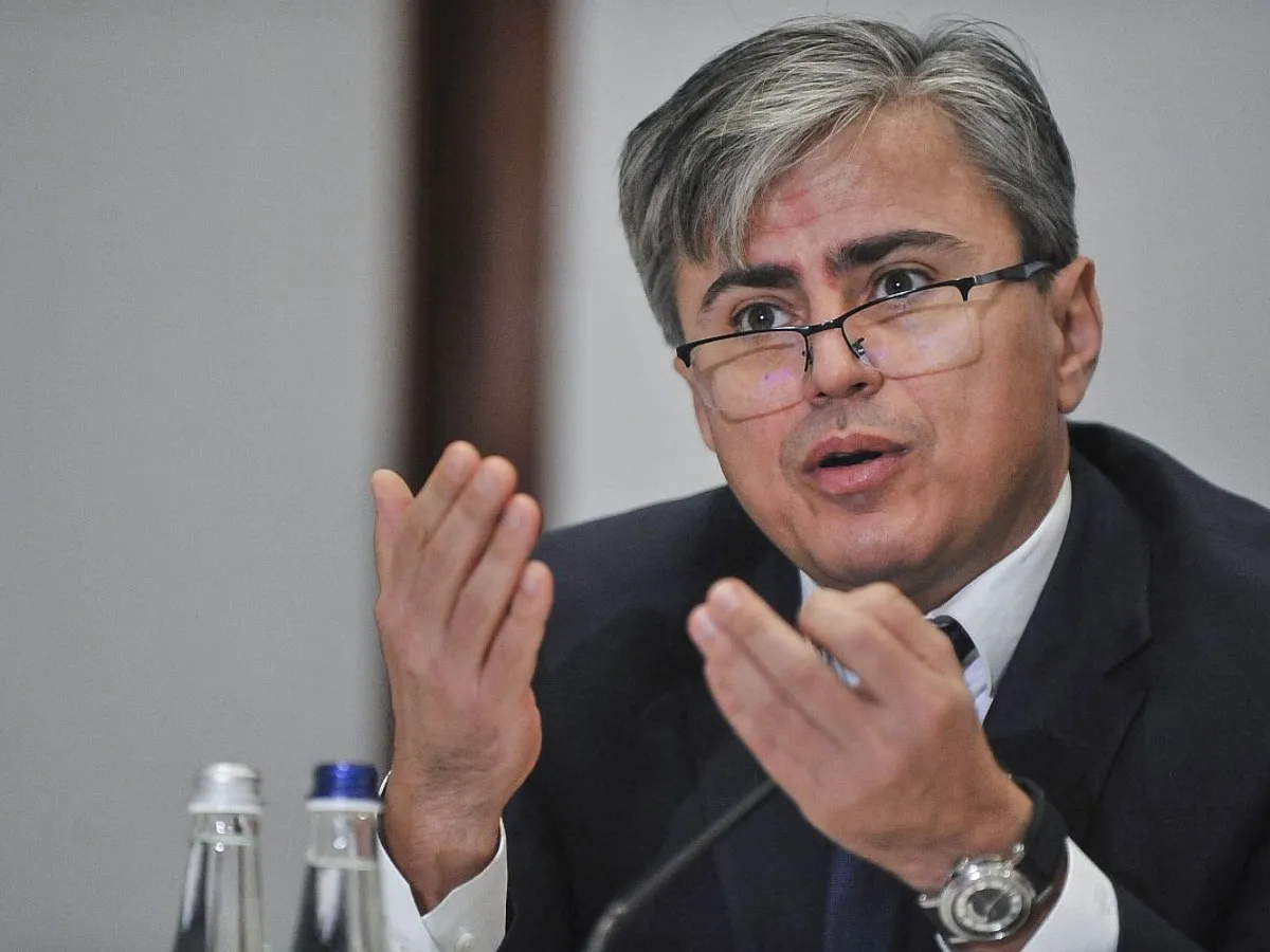 Gabriel Biriş: România începe să arunce "bolovanii" căraţi ani în şir. Ce schimbă Ordonanţa Trenuleţ