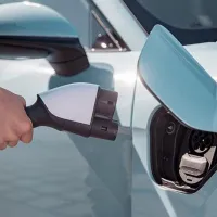 Coadă la priză? 20 de mașini electrice se bat pe un punct de încărcare public în România -  Foto: electrive.com