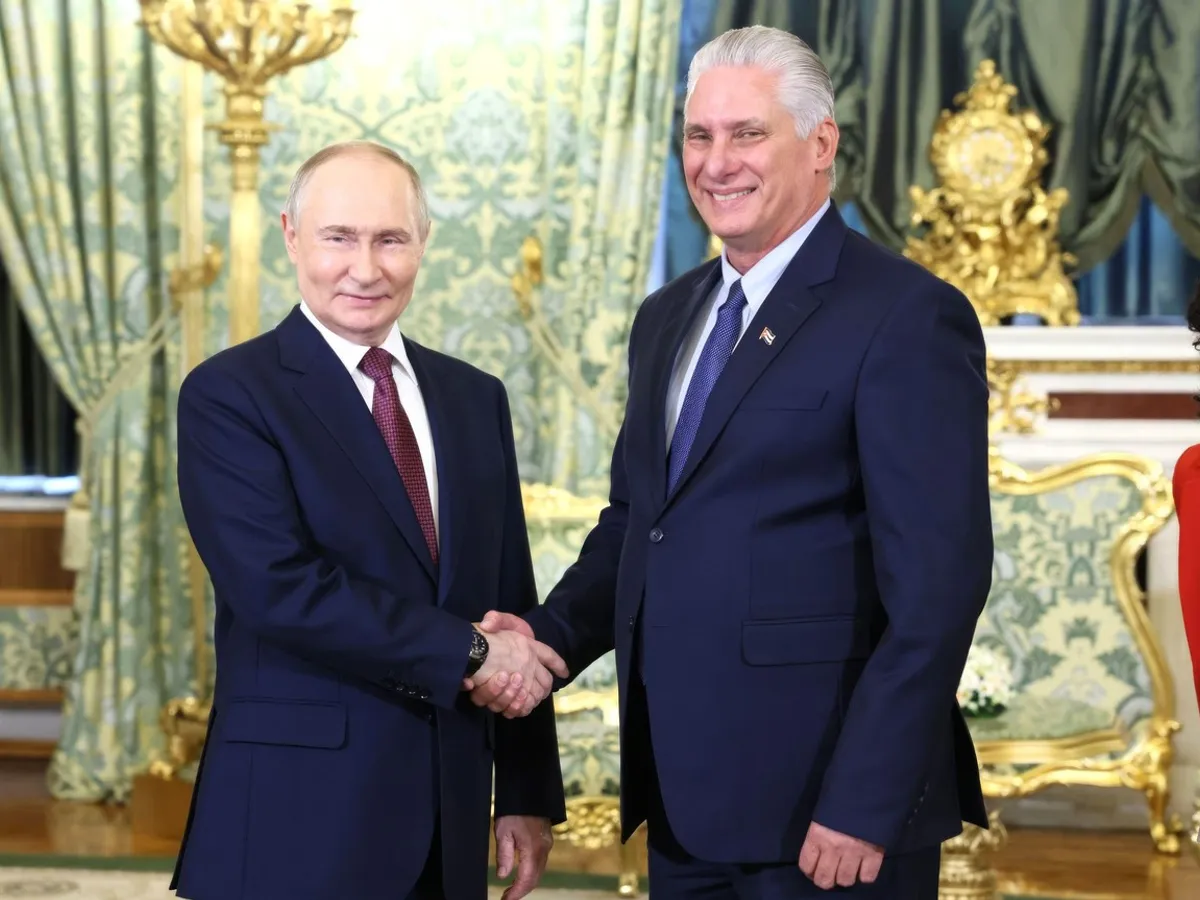 Vladimir Putin și președintele Cubei, Miguel Diaz-Canel - Foto: Profimedia Images