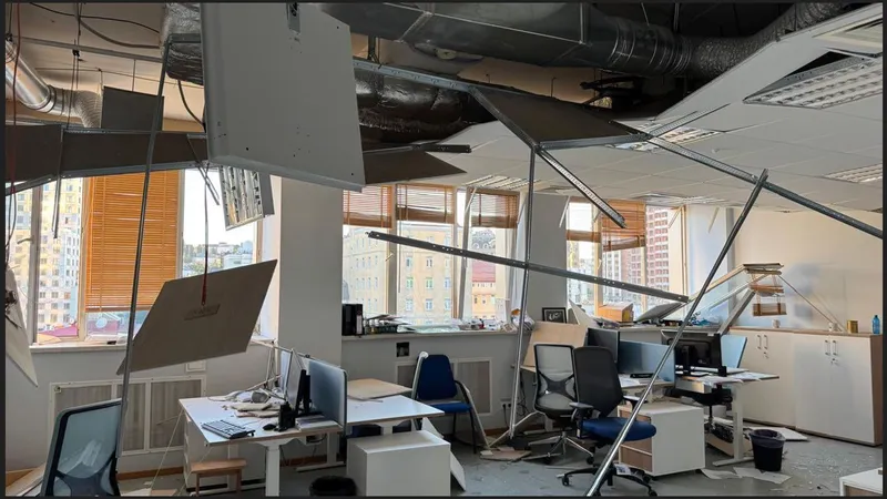 Rusia a bombardat sediul UE și Consiliul britanic din Kiev, apoi a cerut negocieri - Foto:  X/front_ukrainian