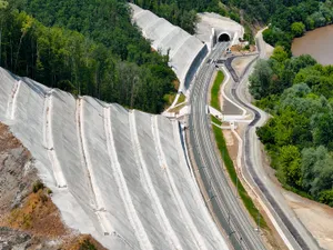 „Record”, pe căile ferate din România. Un tunel de 650 metri, terminat în 8 ani. Ce probleme au fost - Foto: Facebook / Asociația Pro Infrastructură