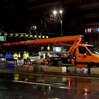 Un șofer cu o cisternă GPL s-a înfipt în poarta de la Pasajul Unirii. Nu a ținut cont de înălțime foto: Observator