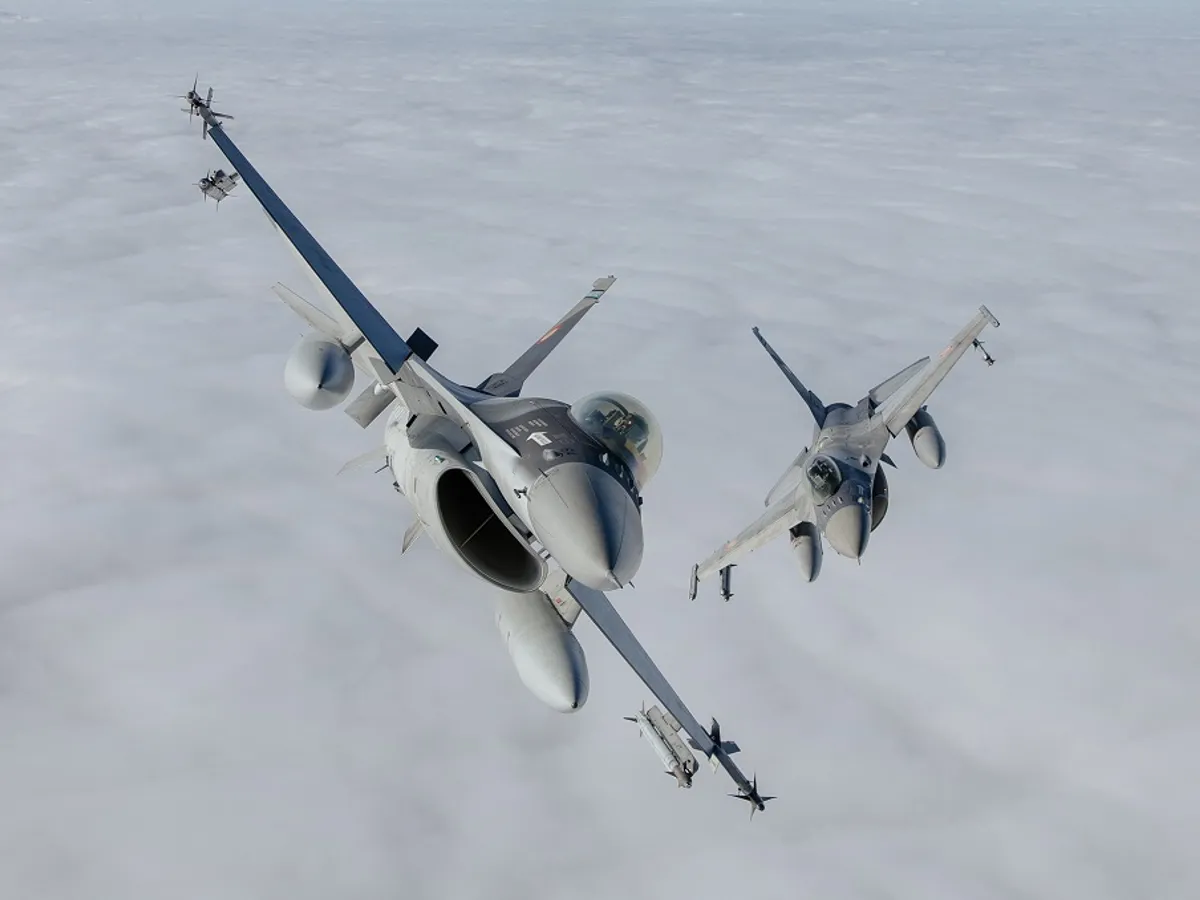 SONDAJ 74% din români cred că dacă ne-ar ataca Rusia, am fi apărați de NATO. Ce spun despre armata obligatorie