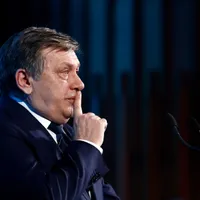 Crin Antonescu: „Să facem o Românie în care poţi să trăieşti frumos, nu din care pleacă tinerii” - Profimedia Images (imagine cu rol ilustrativ)