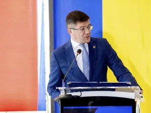 Sms-urile trimise de pe telefonul lui Alexe în ziua alegerilor i-au explodat în față - Foto: INQUAM PHOTOS/Casian Mitu