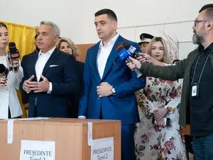 George Simion, către polițistul care i-a interzis să facă declarații în secția de vot: „Nu e frumos ce ați făcut”