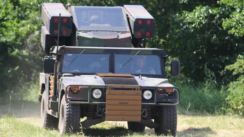 Momentul în care un sistem antiaerian american Avenger doboară o rachetă de croazieră rusească - Foto: mil.in.ua (imaginie cu caracter ilustrativ)