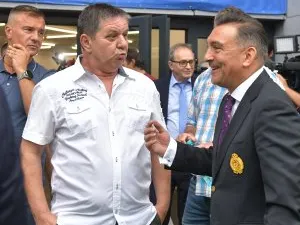 HALUCINANT! De la ce a plecat, de fapt, conflictul dintre Ilie Dumitrescu și Lăcătuș: 'Vestiarul era rupt între ei doi'