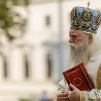 ÎPS Calinic, despre homosexuali: Să-şi schimbe orientarea, e dovedit nocivă pentru trup și suflet/FOTO: basilica.ro