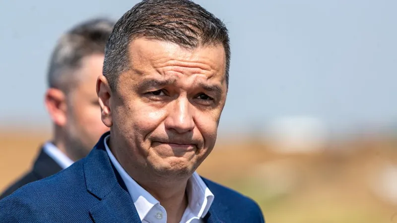 Ministrul Transporturilor, Sorin Grindeanu, verificând stadiul lucrărilor pe un şantier - Foto: INQUAM PHOTOS/Virgil Simionescu
