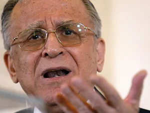 Cosmin Popa: Ion Iliescu a aplicat tactici de război hibrid împotriva propriului său popor - Foto: Profimedia Images