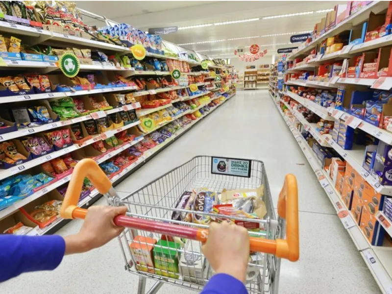 Supermarket versus Piaţă. Unde este mai avantajos să ne facem cumpărăturile - FOTO: ziaruldeiasi.ro