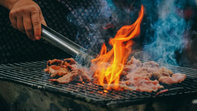Fără grătar cu mici și cârnați după 44 de ani- Foto: PEXELS PHOTOS/Min An