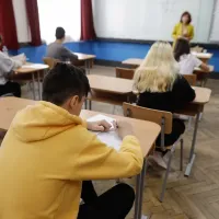 Subiecte Evaluare Națională la Matematică. Ce exerciții și probleme au avut de rezolvat elevii? - Foto: Inquam Photos / George Călin