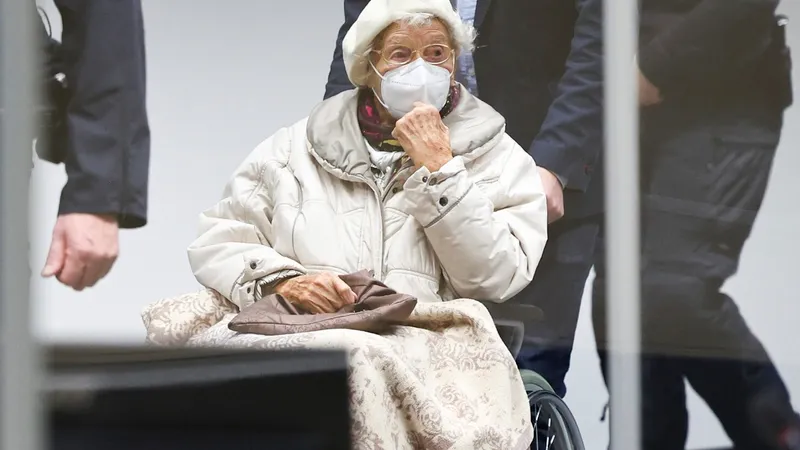 Dreptate, în final.Apelul unei dactilografe naziste, 99 de ani, complice la 10.500 de crime,RESPINS! - Foto: Profimedia(imagine cu rol ilustrativ)