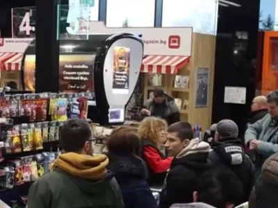 Haos în Bulgaria după trecerea la euro. Oamenii s-au trezit că, deși vor să plătească în euro, sunt refuzați de comercianți