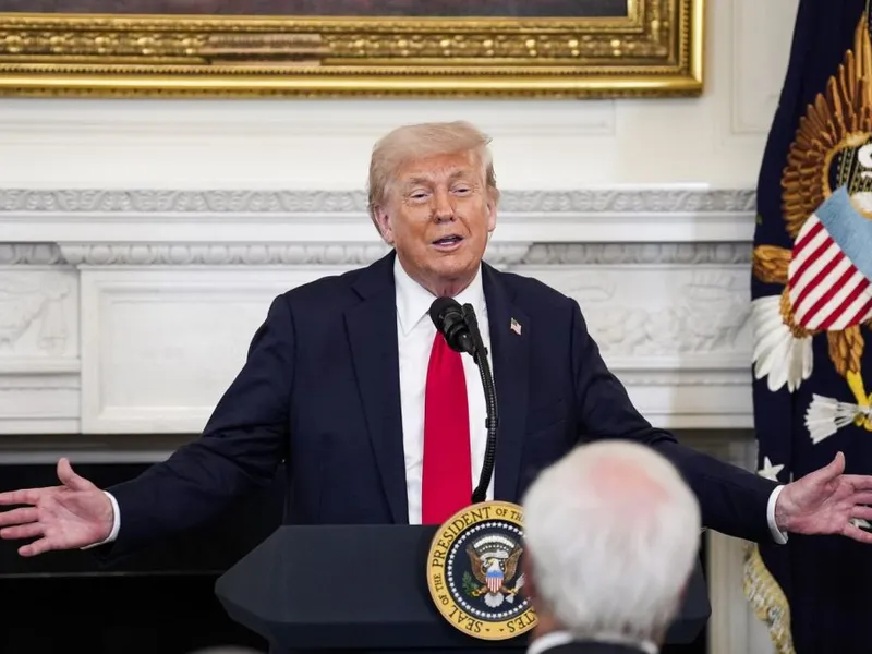 Președintele SUA, Donald Trump, participă la un prânz, la Casa Albă - Foto: Profimedia Images