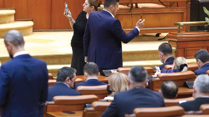 George Simion și Diana Șoșoacă, doi lideri care nu pot încăpea în același partid - Foto: INQUAM PHOTOS/ Octav Ganea