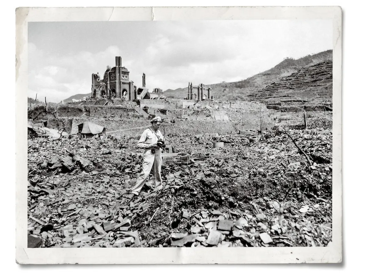 Hiroshima, după ce Enola Gay l-a aruncat pe „Little Boy“, prima bombă atomică, pe 6 august 1945, devastând orașul și populația acestuia