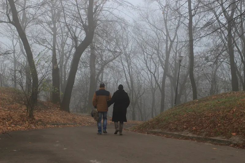 Oameni afara - Foto: Freepik (Imagine cu rol ilustrativ)