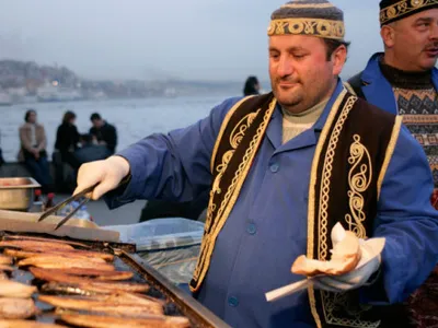 Hotel din Istanbul evacuat după moartea turiștilor germani, posibil otrăviți. A murit și tatăl copiilor. Ancheta, foarte dificilă